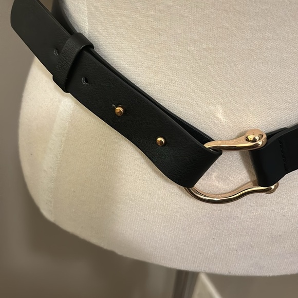 H&M Leather Like Front Elastic Rear Hook Closure Gold Bucket Belt Size Small - Picture 2 of 5